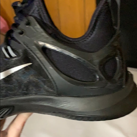 Black Nike Zoom basketball shoes - Picture 6 of 6